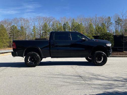 Diamond Black Crystal Pearlcoat 2022 RAM 1500 Limited