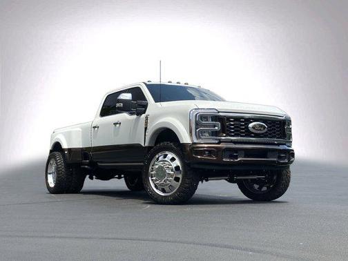 Star White Metallic Tri-Coat 2025 Ford F-450 King Ranch