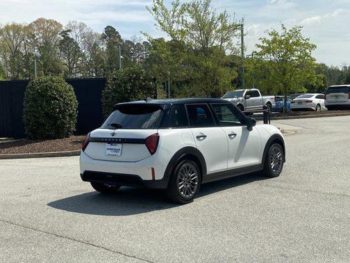 Nanuq White Metallic 2026 MINI Hardtop Cooper S