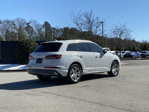 2020 Audi Q7 45 Premium Plus