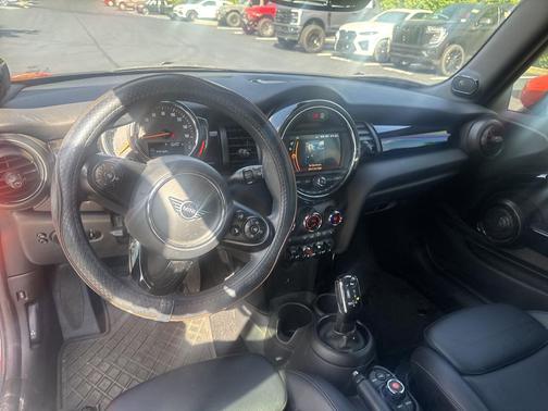 Solaris Orange Metallic 2020 MINI Convertible Cooper