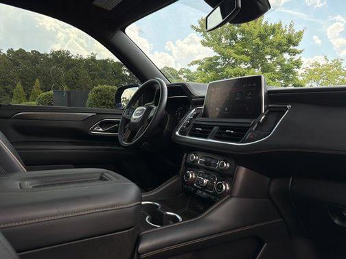 Onyx Black 2024 GMC Yukon 4WD AT4