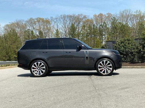 2024 Land Rover Range Rover P615 SV