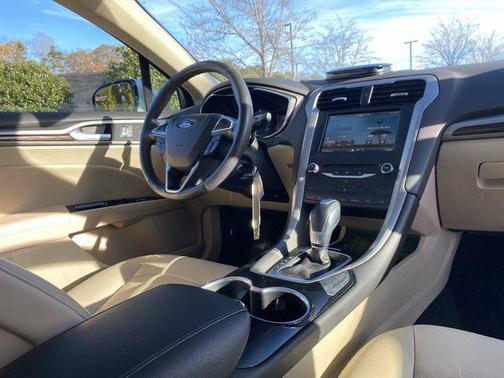 2015 Ford Fusion Hybrid SE