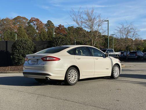 2015 Ford Fusion Hybrid SE