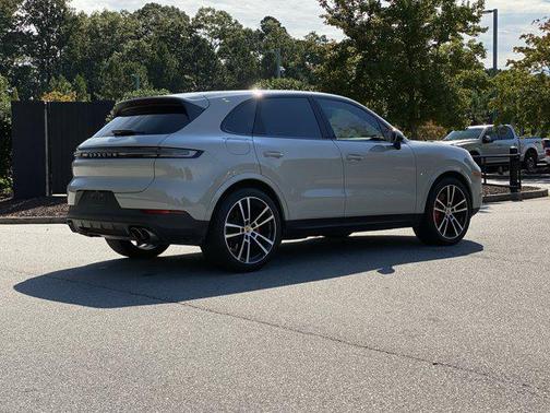 2024 Porsche Cayenne S
