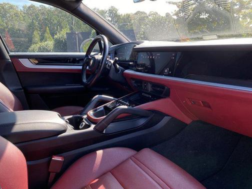 2024 Porsche Cayenne S