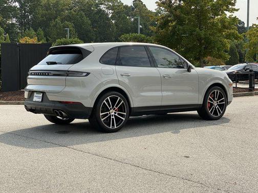 2024 Porsche Cayenne S
