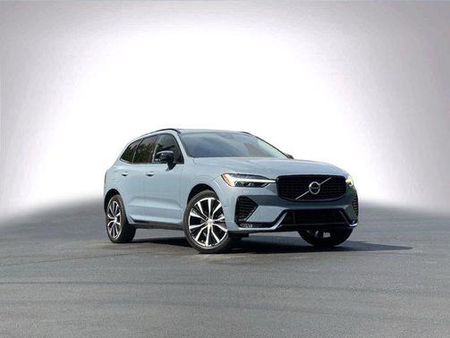 Gray 2024 Volvo XC60 B5 Plus Dark Theme