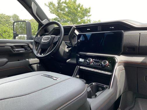 2024 GMC Sierra 2500 AT4
