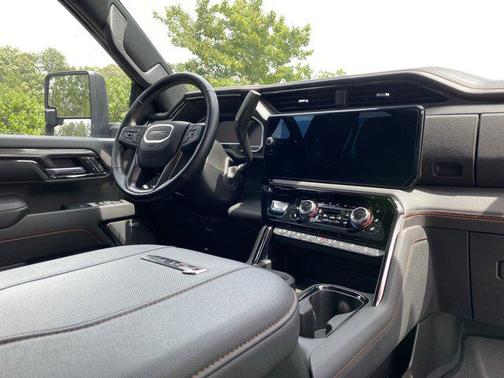2024 GMC Sierra 2500 AT4
