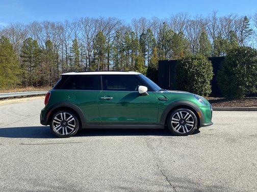 2022 MINI Hardtop Cooper