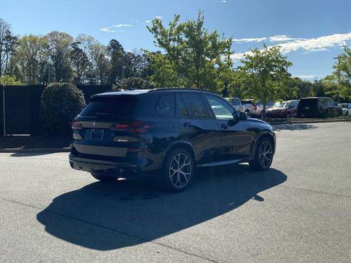 Black Sapphire Metallic 2026 BMW X5 M60i