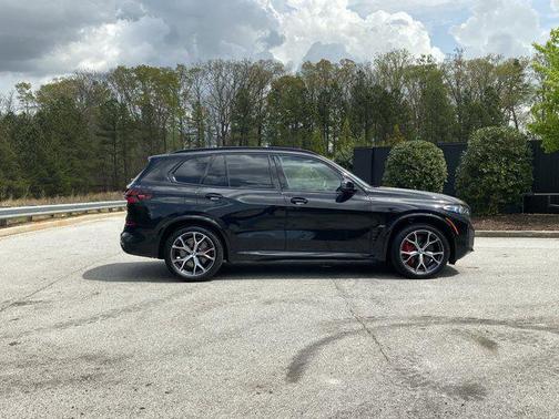 Black Sapphire Metallic 2026 BMW X5 M60i