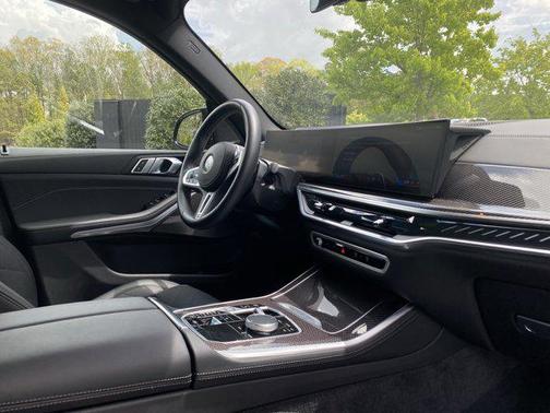 Black Sapphire Metallic 2026 BMW X5 M60i