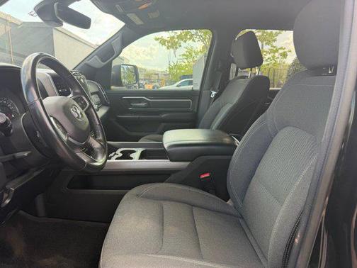 Diamond Black Crystal Pearlcoat 2021 RAM 1500 Big Horn/Lone Star