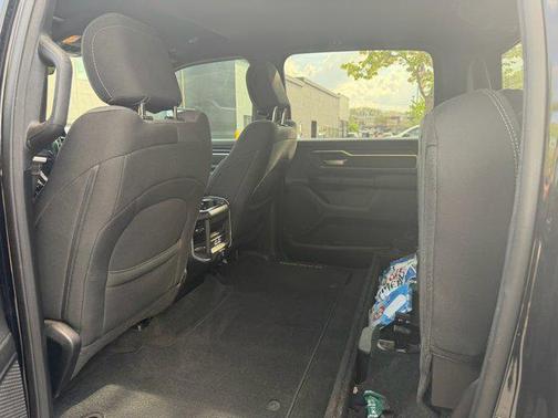 Diamond Black Crystal Pearlcoat 2021 RAM 1500 Big Horn/Lone Star