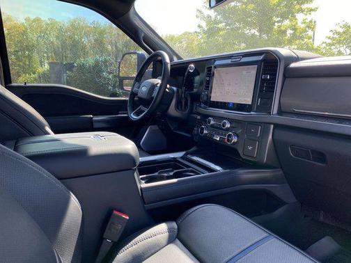 2025 Ford F-450 Platinum