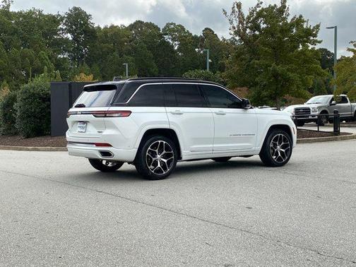 2024 Jeep Grand Cherokee Summit