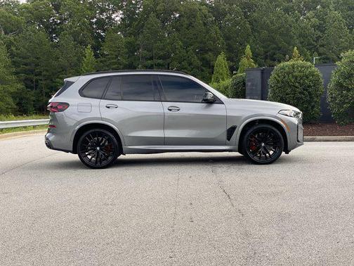 2024 BMW X5 M60i
