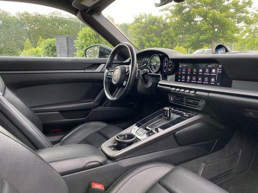 2023 Porsche 911 Carrera 4 GTS
