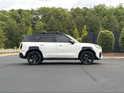 Nanuq White Metallic 2026 MINI Countryman Cooper S ALL4