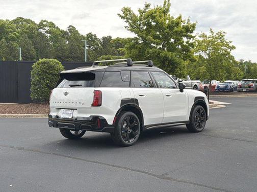 Nanuq White Metallic 2026 MINI Countryman Cooper S ALL4