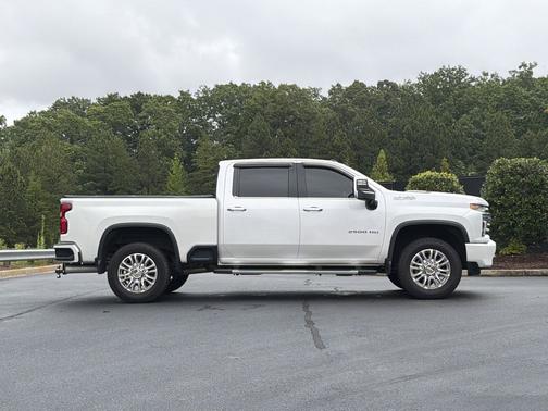 Iridescent Pearl Tricoat 2022 Chevrolet Silverado 2500 High Country