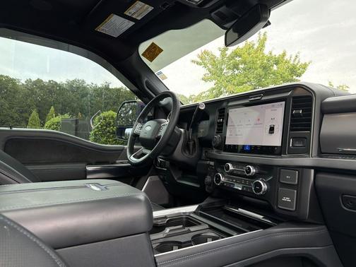 Avalanche 2025 Ford F-350 Platinum