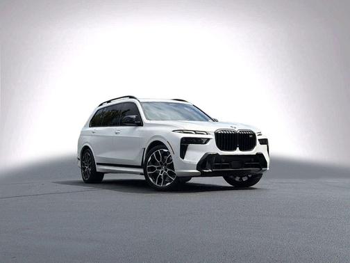 Mineral White Metallic 2024 BMW X7 M60i