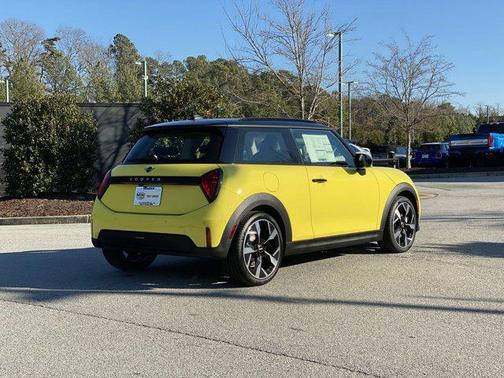 2025 MINI Hardtop Cooper