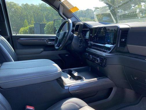 2024 Chevrolet Silverado 2500 4WD Crew Cab Standard Bed ZR2