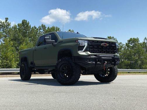 2024 Chevrolet Silverado 2500 4WD Crew Cab Standard Bed ZR2