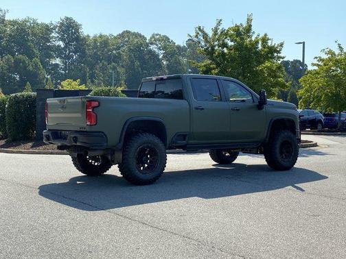 2024 Chevrolet Silverado 2500 4WD Crew Cab Standard Bed ZR2