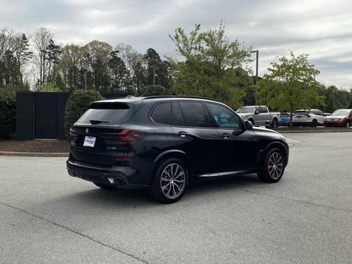 Black Sapphire Metallic 2025 BMW X5 xDrive40i