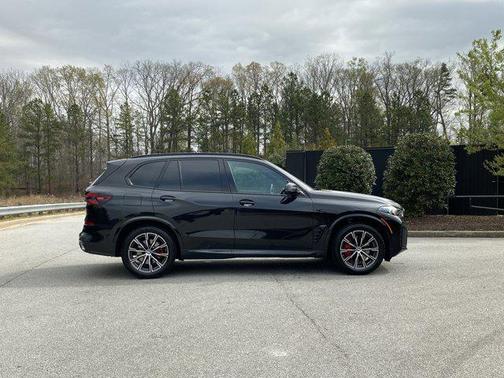 Black Sapphire Metallic 2025 BMW X5 xDrive40i