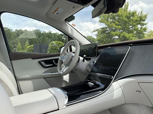 MANUFAKTUR Diamond White Metallic 2023 Mercedes-Benz EQE 350+ Base