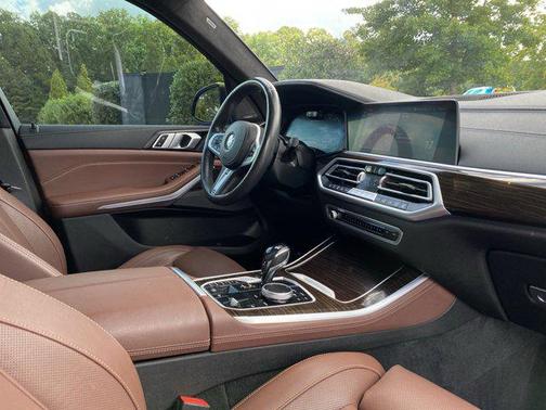 2021 BMW X5 M50i