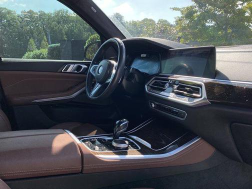 2021 BMW X5 M50i