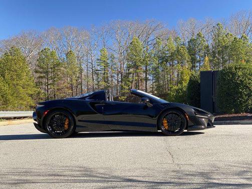 2025 McLaren Artura TechLux