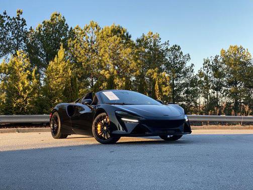 2025 McLaren Artura TechLux