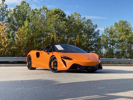 2025 McLaren Artura TechLux