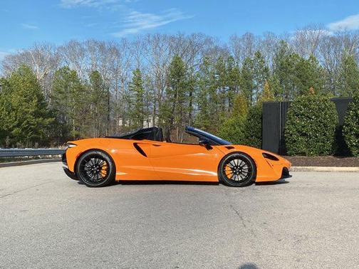 2025 McLaren Artura TechLux