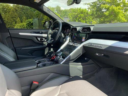 2021 Lamborghini Urus AWD