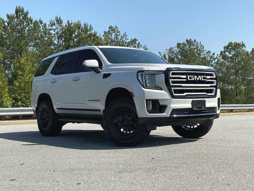 2023 GMC Yukon SLT
