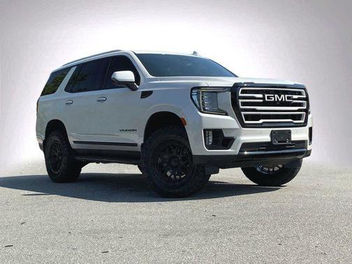 2023 GMC Yukon SLT