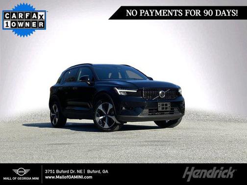 2025 Volvo XC40 B5 Plus Dark Theme