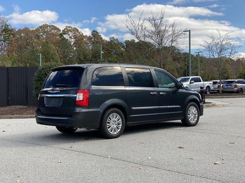 2012 Chrysler Town & Country Touring-L