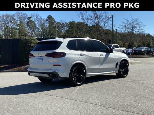 2025 BMW X5 M60i