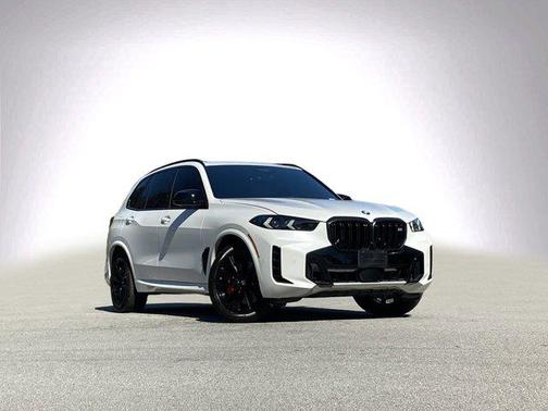 2025 BMW X5 M60i